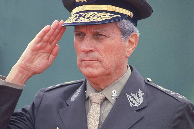 General Leônidas Pires revela detalhes da intervenção de 64